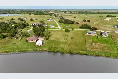 744 Wagon Wheel Trail, Angleton, TX 77515 - Photo 6