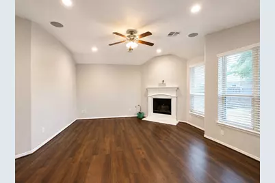2462 Garden Shadow Drive, Conroe, TX 77384 - Photo 8