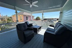 2207 Ave P, Galveston, TX 77550 - Photo 32