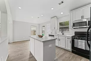 19019 Wellock Ln, Tomball, TX 77375 - Photo 4