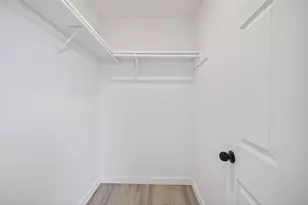 9009 Hilda St, Houston, TX 77033 - Photo 10