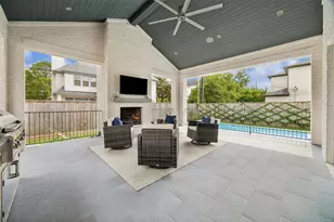 4609 Holly St, Bellaire, TX 77401 - Photo 44
