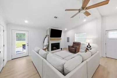11565 Greenway Drive, Beaumont, TX 77705 - Photo 18