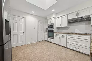 14222 Stokesmount Dr, Houston, TX 77077 - Photo 18