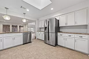 14222 Stokesmount Dr, Houston, TX 77077 - Photo 20