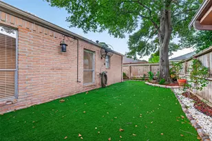 14222 Stokesmount Dr, Houston, TX 77077 - Photo 46
