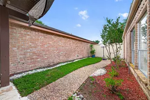 14222 Stokesmount Dr, Houston, TX 77077 - Photo 48