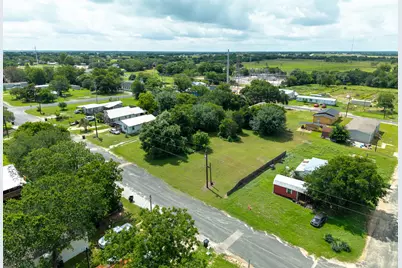712 South Street, Schulenburg, TX 78956 - Photo 10
