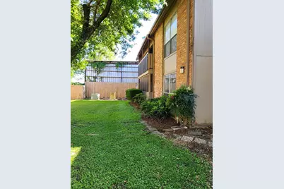 5665 Birchmont Drive #H, Houston, TX 77091 - Photo 2
