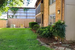 5665 Birchmont Dr, Houston, TX 77091 - Photo 2