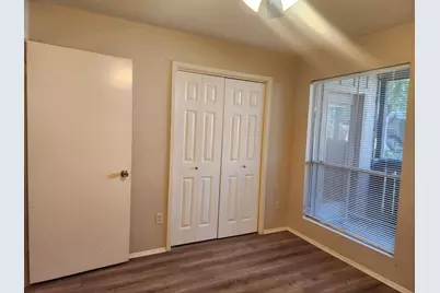 5665 Birchmont Drive #H, Houston, TX 77091 - Photo 10