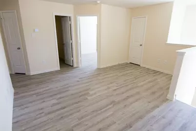 8706 Jc Oaks Circle, Houston, TX 77028 - Photo 10