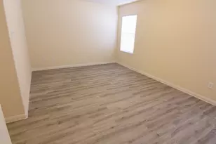 8706 J C Oaks Cir, Houston, TX 77028 - Photo 8