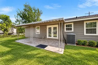 201 Inwood Ln, Highlands, TX 77562 - Photo 14