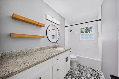 201 Inwood Ln, Highlands, TX 77562 - Photo 8