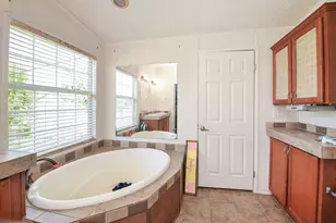 238 Boone Cir, East Bernard, TX 77435 - Photo 6