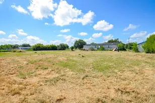 238 Boone Cir, East Bernard, TX 77435 - Photo 2