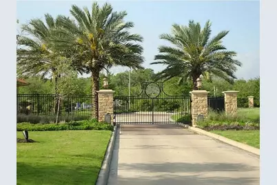6311 Redfish Reef Drive, Beach City, TX 77523 - Photo 2