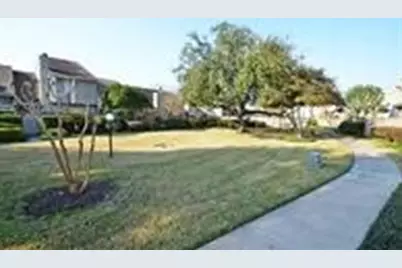 7080 Greenway Chase Street, Houston, TX 77072 - Photo 8