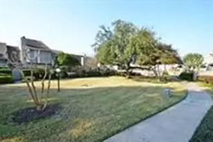 7080 Greenway Chase St, Houston, TX 77072 - Photo 8