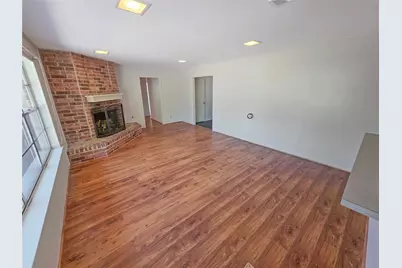 10806 Inwood Drive, Houston, TX 77042 - Photo 12