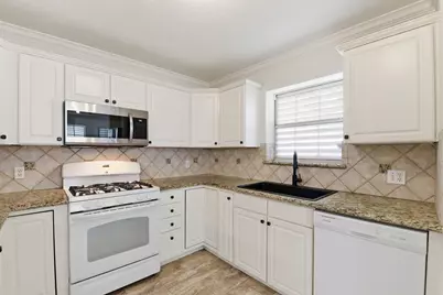 12919 Concho, Galveston, TX 77554 - Photo 14