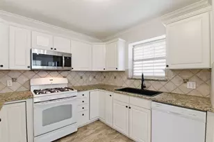 12919 Concho, Galveston, TX 77554 - Photo 14