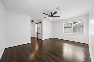 8527 Glenloch Dr, Houston, TX 77061 - Photo 22