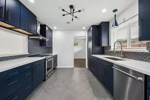 8527 Glenloch Dr, Houston, TX 77061 - Photo 14
