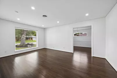 8527 Glenloch Drive, Houston, TX 77061 - Photo 18