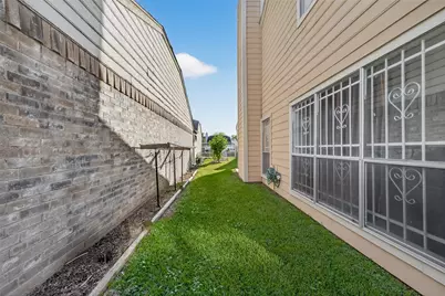 11866 Plumbrook Drive, Houston, TX 77099 - Photo 36