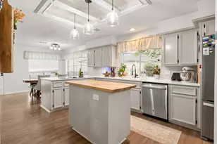 7723 Stonesdale Dr, Houston, TX 77095 - Photo 2