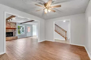 16121 Lakeview Dr, Jersey Village, TX 77040 - Photo 6