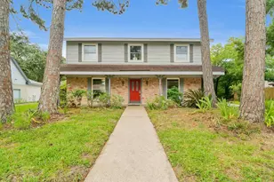 16121 Lakeview Dr, Jersey Village, TX 77040 - Photo 2