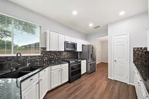 1123 Woodley Bend Blvd, Sugar Land, TX 77479 - Photo 10