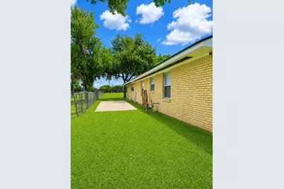 116 Oleander Street, Lake Jackson, TX 77566 - Photo 6