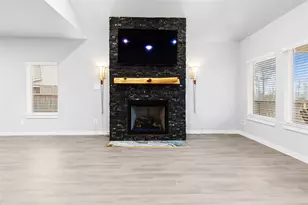 201 Crystal Bay Ln, Willis, TX 77378 - Photo 4