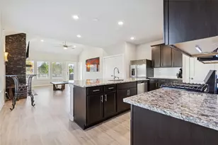 201 Crystal Bay Ln, Willis, TX 77378 - Photo 4