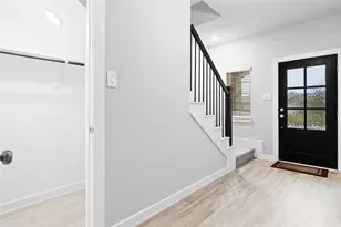 201 Crystal Bay Ln, Willis, TX 77378 - Photo 2