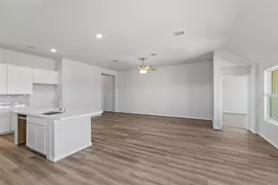 1266 W Shepard Dr, Dayton, TX 77535 - Photo 18