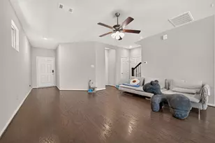 8659 Cedardale Park Dr, Houston, TX 77063 - Photo 10