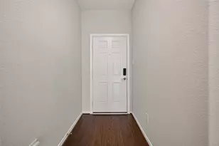 8659 Cedardale Park Dr, Houston, TX 77063 - Photo 6