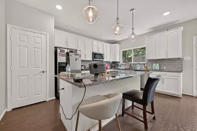 8659 Cedardale Park Drive, Houston, TX 77063 - Photo 14