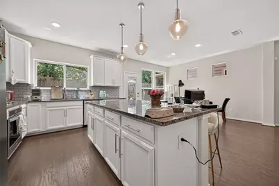 8659 Cedardale Park Drive, Houston, TX 77063 - Photo 18