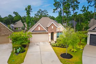 323 Fanpalm Ct, Willis, TX 77318 - Photo 2