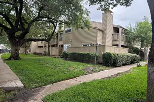 9333 Pagewood Ln, Houston, TX 77063 - Photo 4