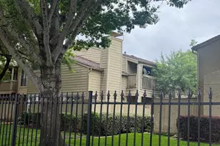 9333 Pagewood Ln, Houston, TX 77063 - Photo 6