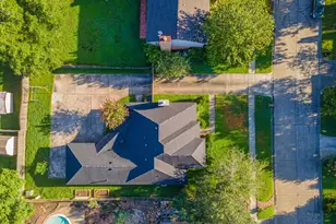 428 Old Course Dr, Friendswood, TX 77546 - Photo 2