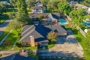 428 Old Course Dr, Friendswood, TX 77546 - Photo 1