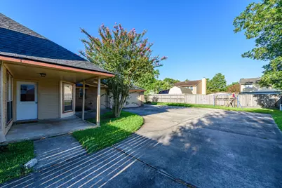 428 Old Course Dr, Friendswood, TX 77546 - Photo 18